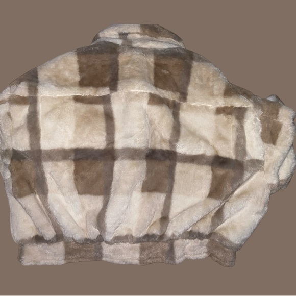 NWT ASHLEY BY 26 INTERNATIONAL FAUX FUR CAMEL PLAID PATTERN CROPPED JACKET•S/XL - Picture 8 of 11